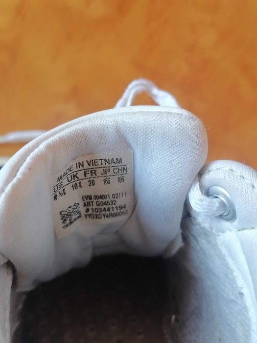 Кроссовки adidas. Вьетнам. по стельке 18-18,5см.