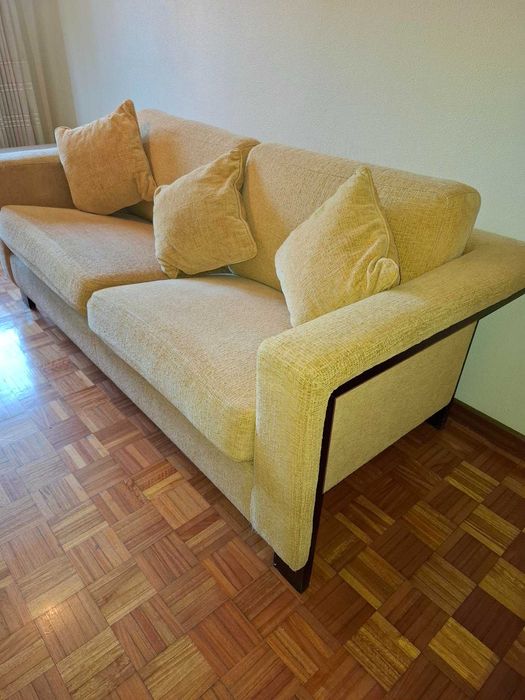 Sofa 2 lugares (Invogue)  - 1,90 X 0,95