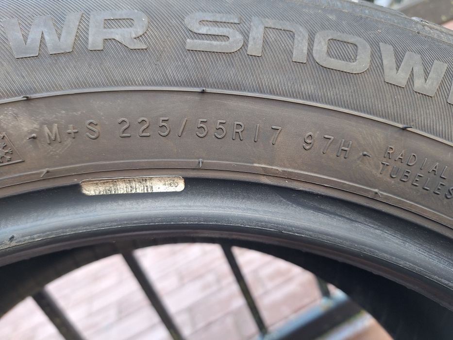 Nokian WR Snowproof 225/55R17 , 2szt jak nowe