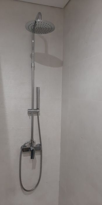 Conjunto de duche com torneira