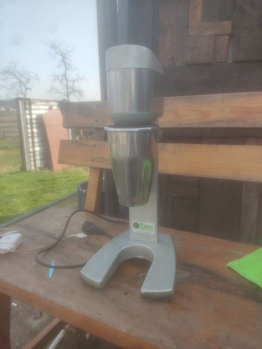 Профессиональный миксер для молочных коктейлей  Fimar