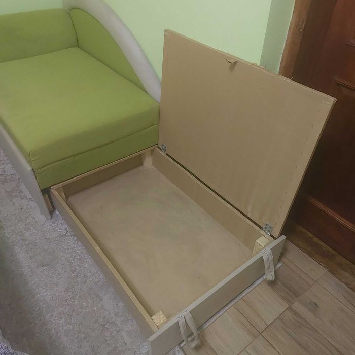 Дитячий диван-ліжко