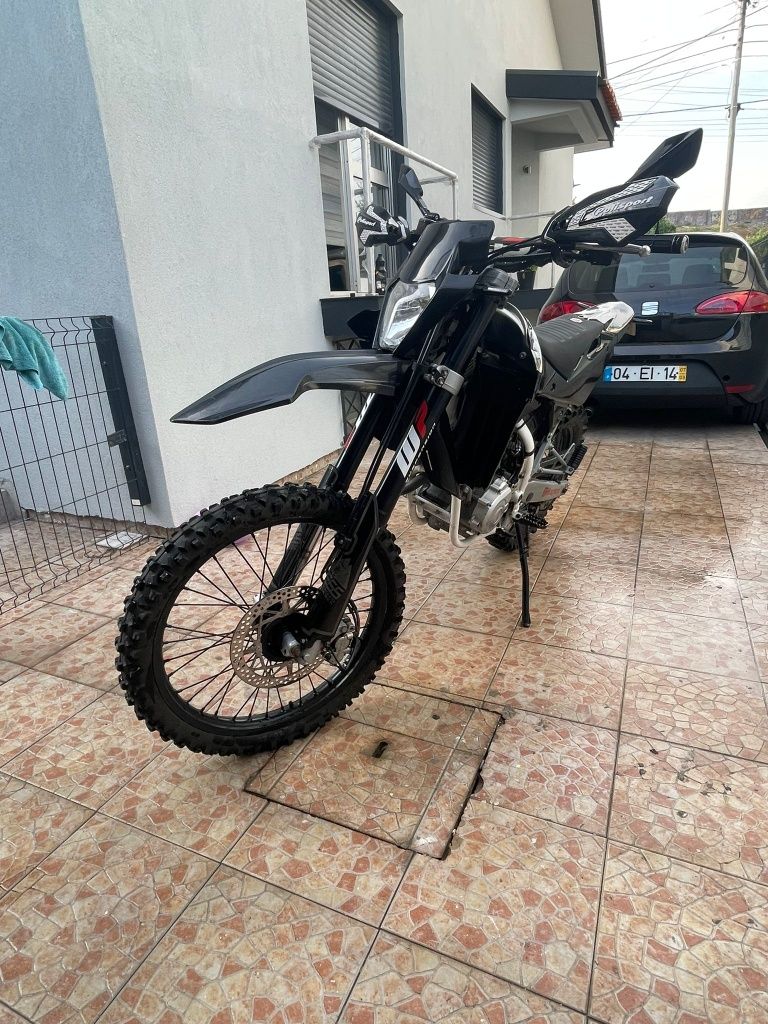 Vendo ou troco Husqvarna TE 125 11kw