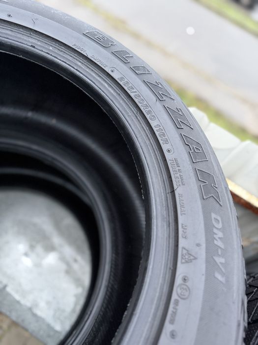 Продам шини BRIDGESTONE BLIZZAK 285/50/20