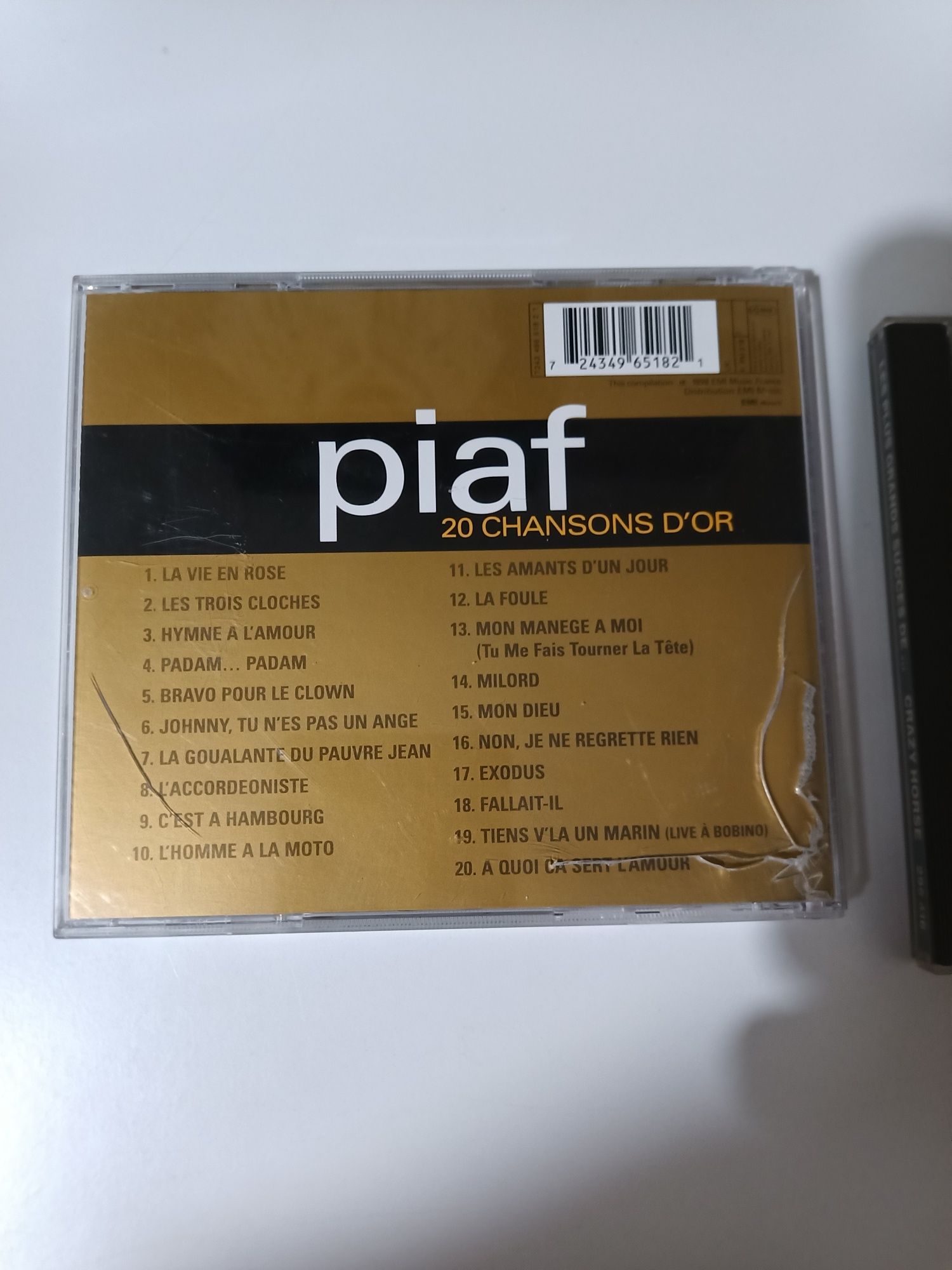 19 płyt CD z muzyką - Edith Piaf, Rod Stewart i inni