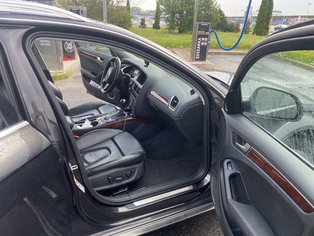 Audi. A4 , B8 ofroud.   3TDI, 200000km