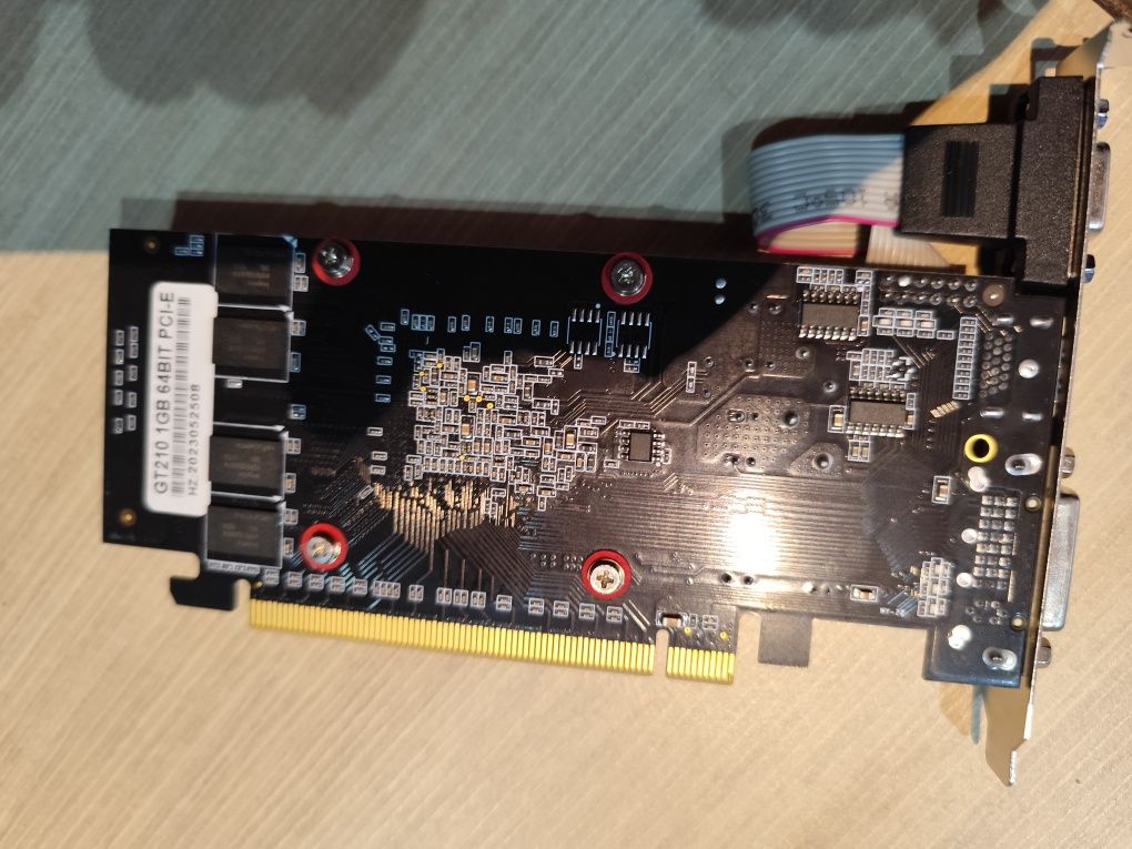 Karta graficzna NVIDIA GT210 1 GB