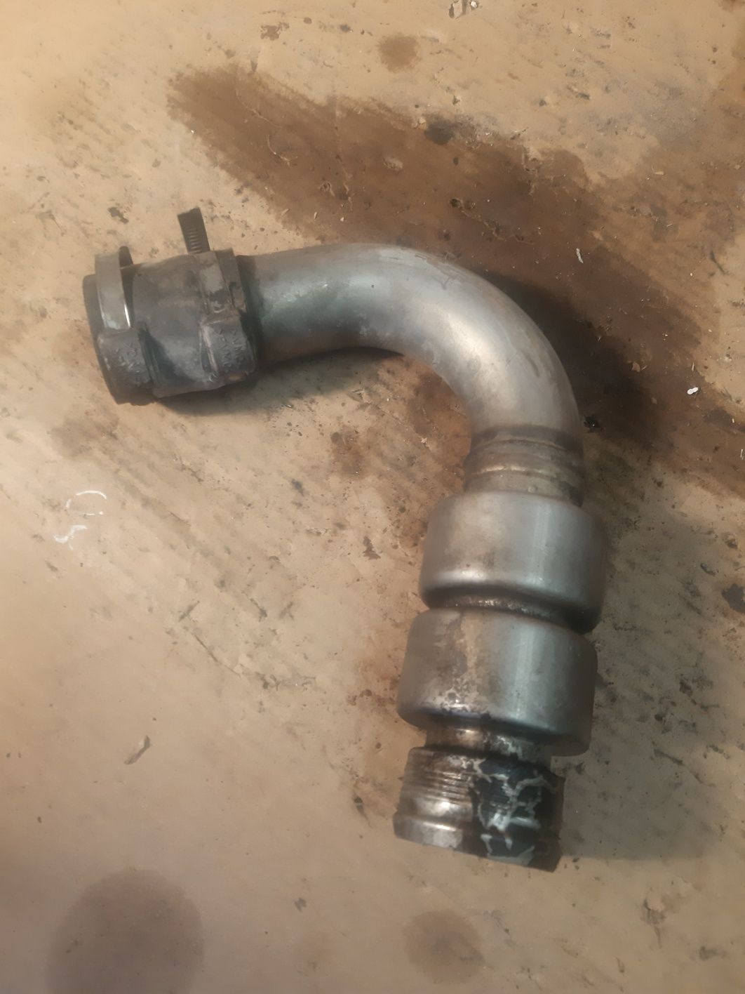 Volvo v50 2.0d 06r. Kolanko kolano turbo intercooler