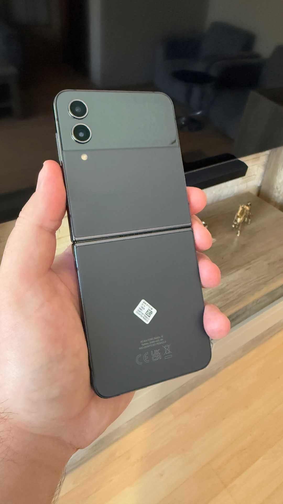 Samsung Galaxy Z Flip4