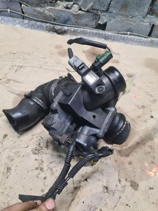 Дросельна заслінка Mazda 3 bk Ford Focus Mk 2 C-max Volvo S40 V50 1.6