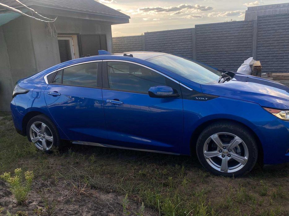 Продам Chevrolet Volt 2017