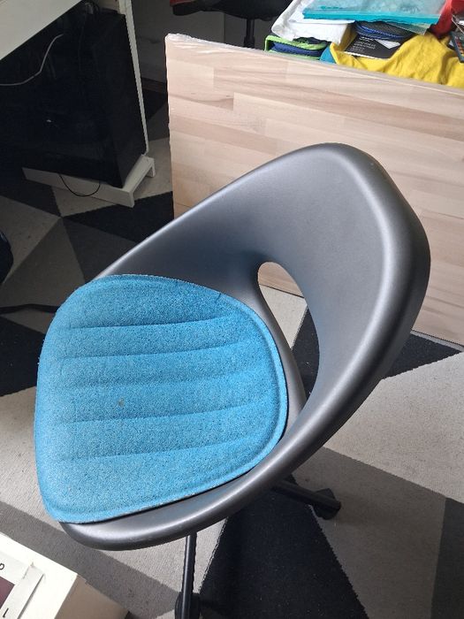 Sprzedam 2 krzesła ikea