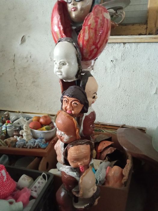 Louças, móveis, espelhos, cerâmica pintura etc.