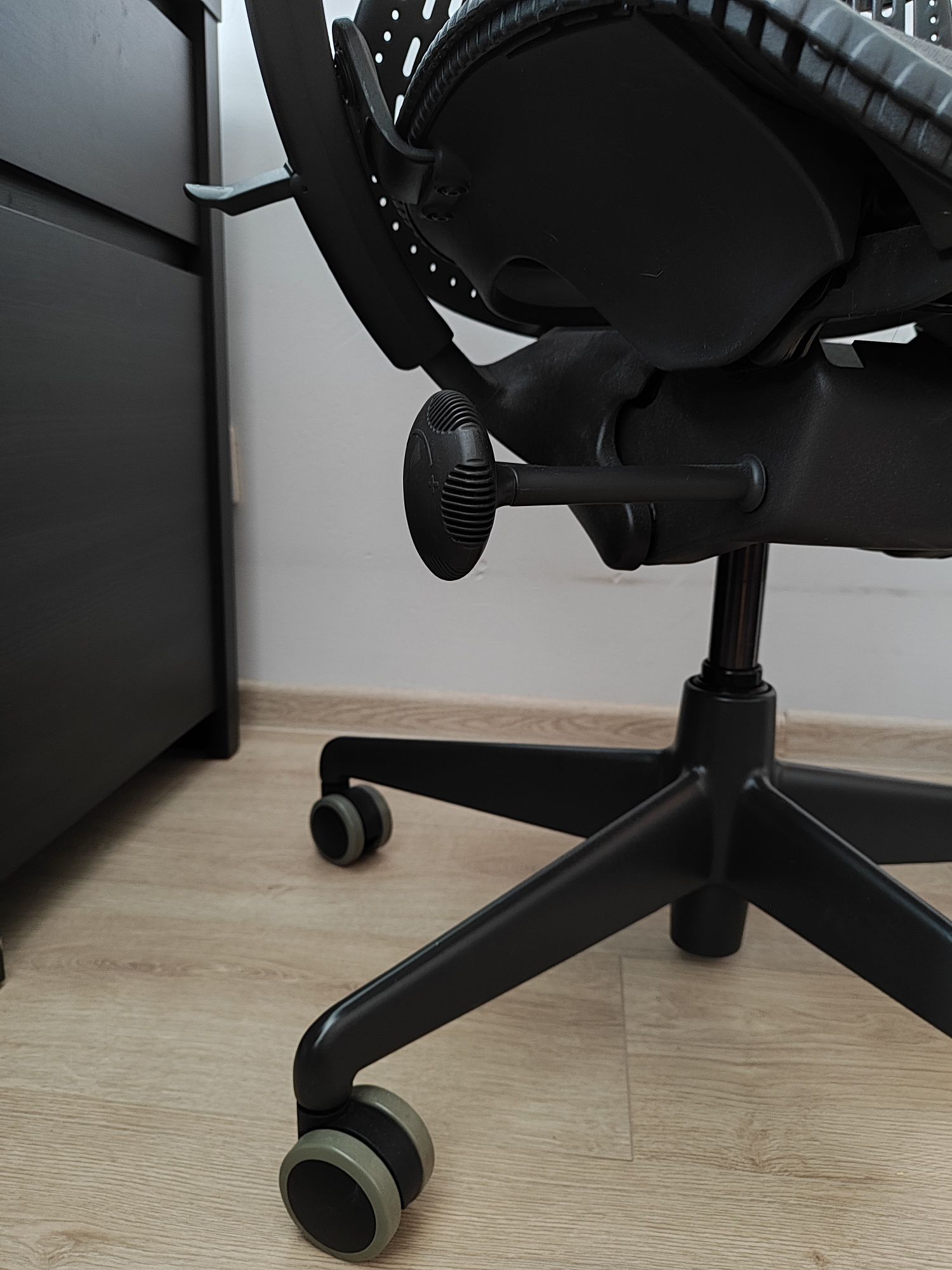 Fotel biurowy Herman Miller Mirra