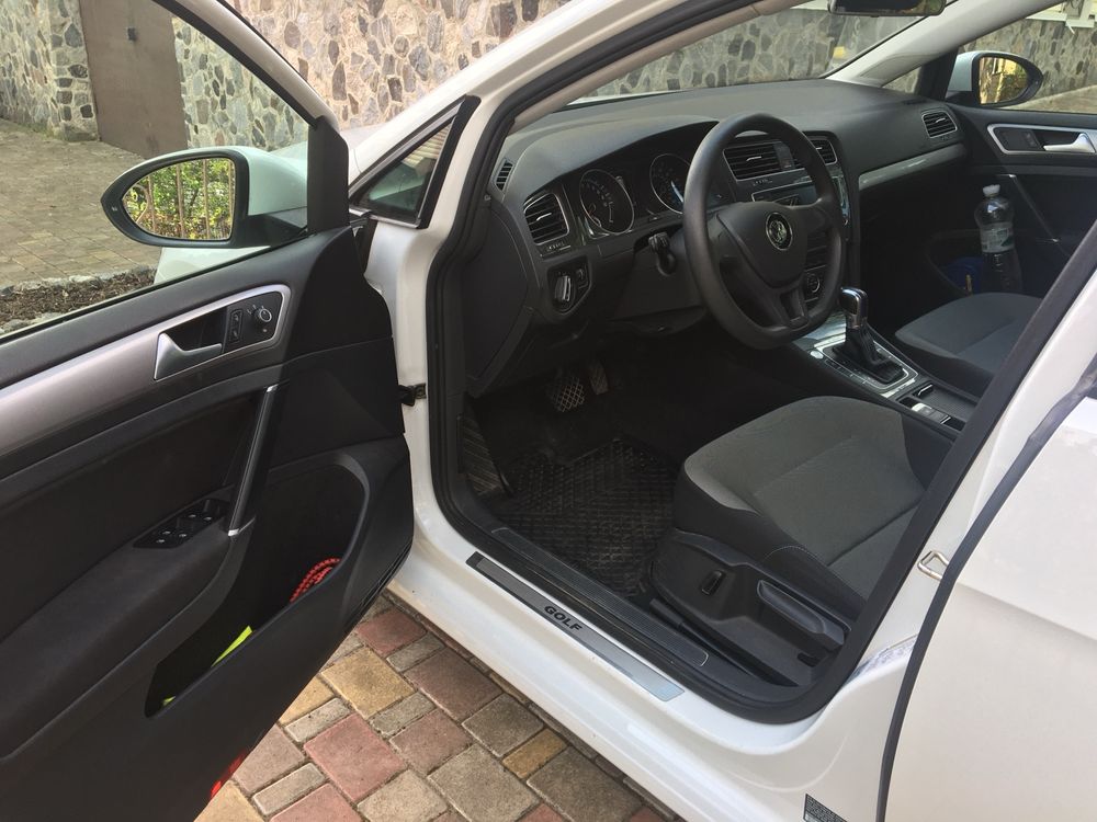 Volkswagen E-Golf 2016