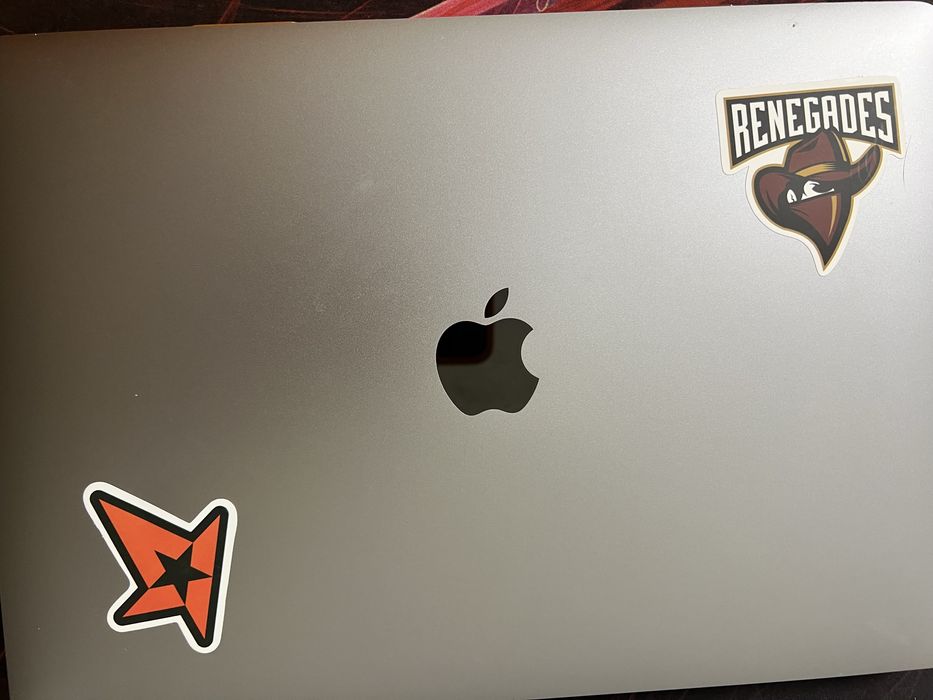 Macbook air 2020 m1 терміновий продаж