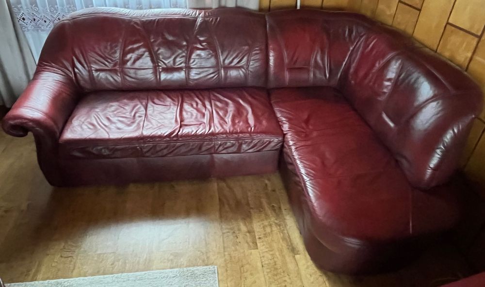 Bordowy narożnik skórzany