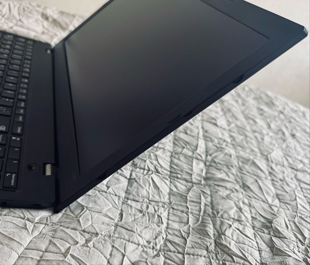 Lenovo ThinkPad L590 з подарунком