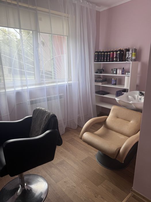 Здаю місце для перукаря!