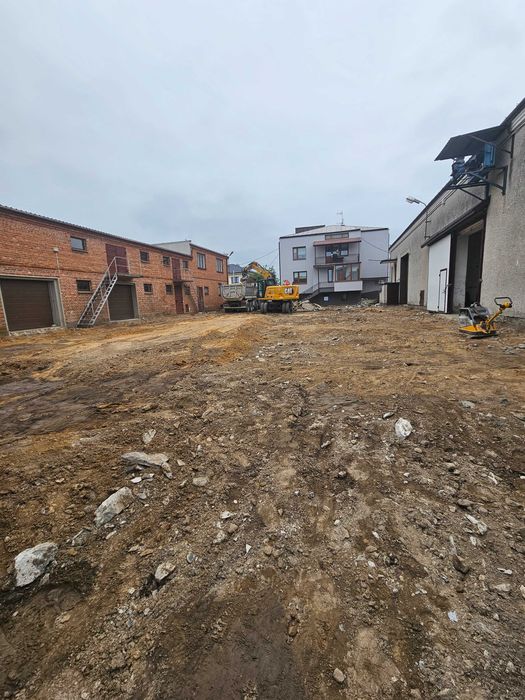 Układanie kostki brukowej powierzchnie przemysłowe place drogi chodnik