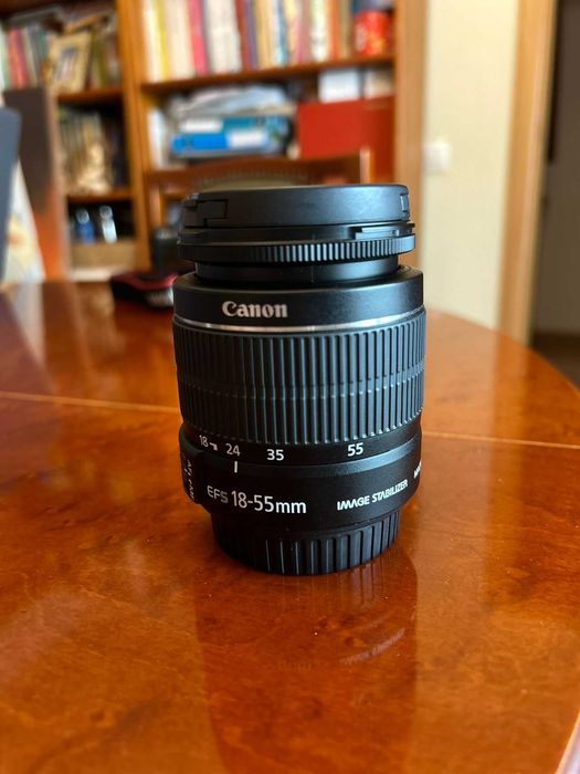 Máquina Fotográfica Reflex Canon EOS 2000D