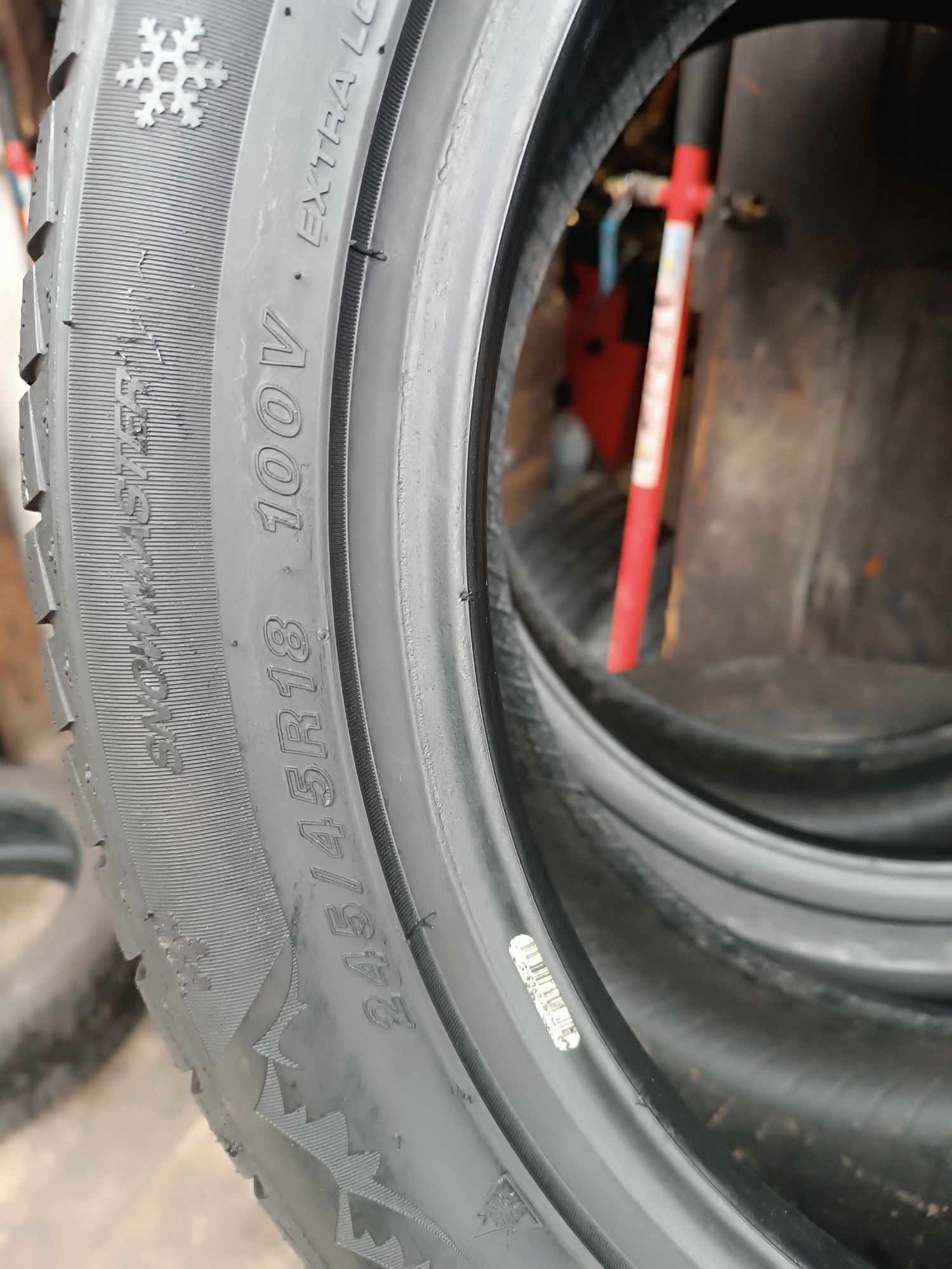 Sprzedam bardzo ładne Opony 245/45 r18