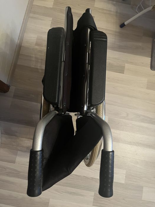 Складний інвалідний візок 43см Meyra 3.600