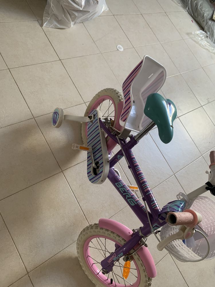 bicicleta de rodinhas em perfeito estado