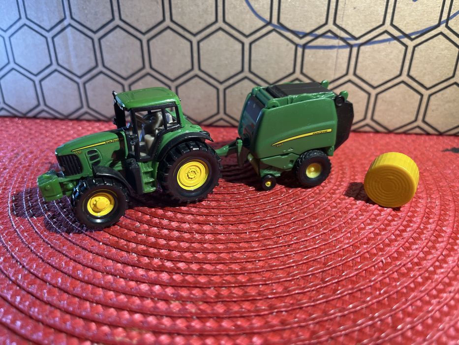 Traktor plus prasa Siku John Deere 7530 plus 990