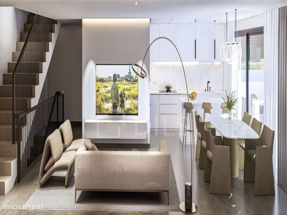 Moradia T4 com piscina privativa em Montenegro, Faro