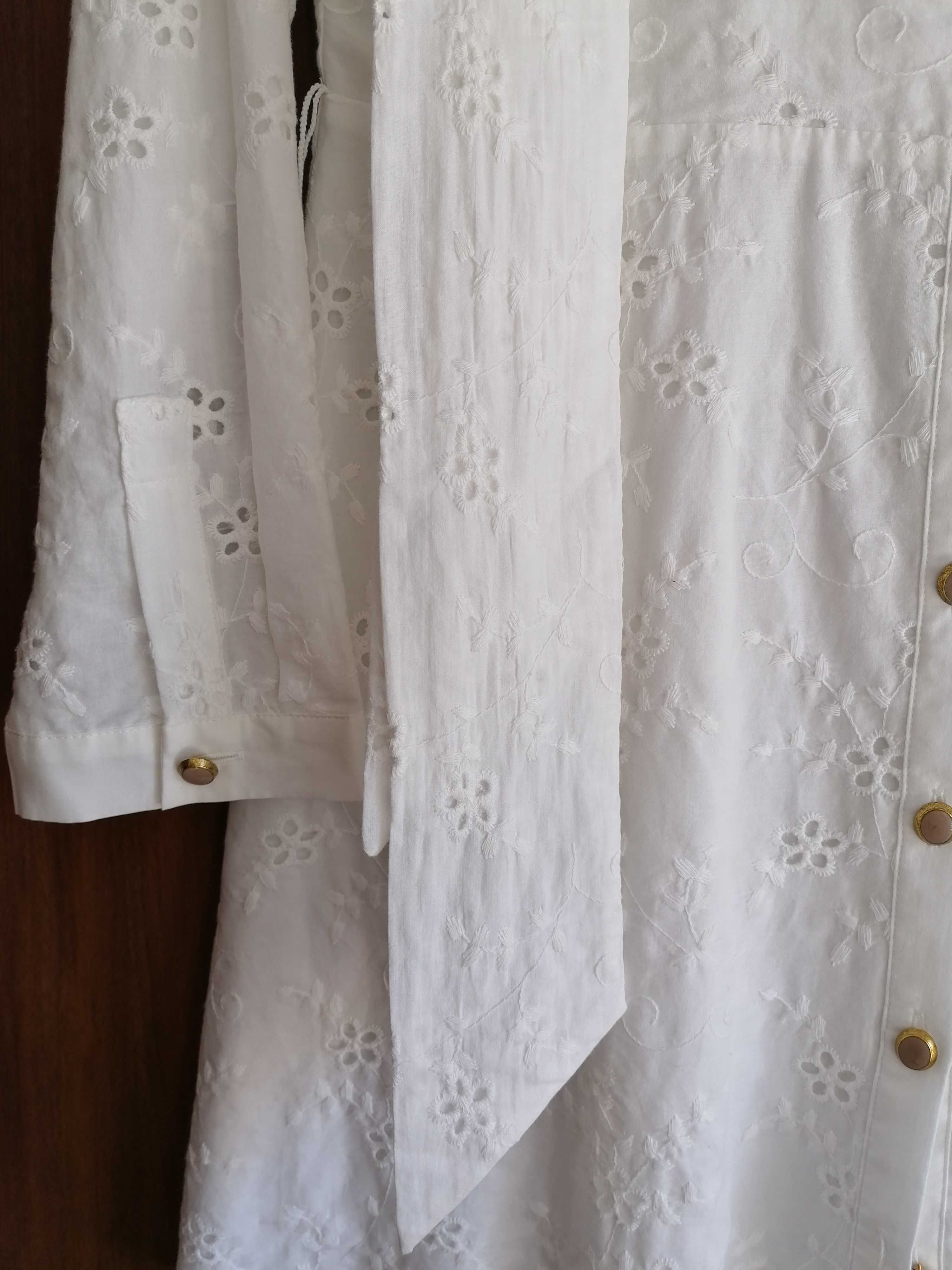 Vestido branco Zara bordado