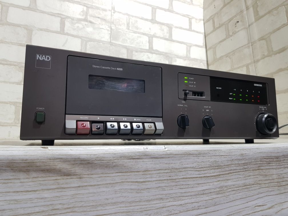 Касетна стереодека NAD 6220, б/у з Німеччини