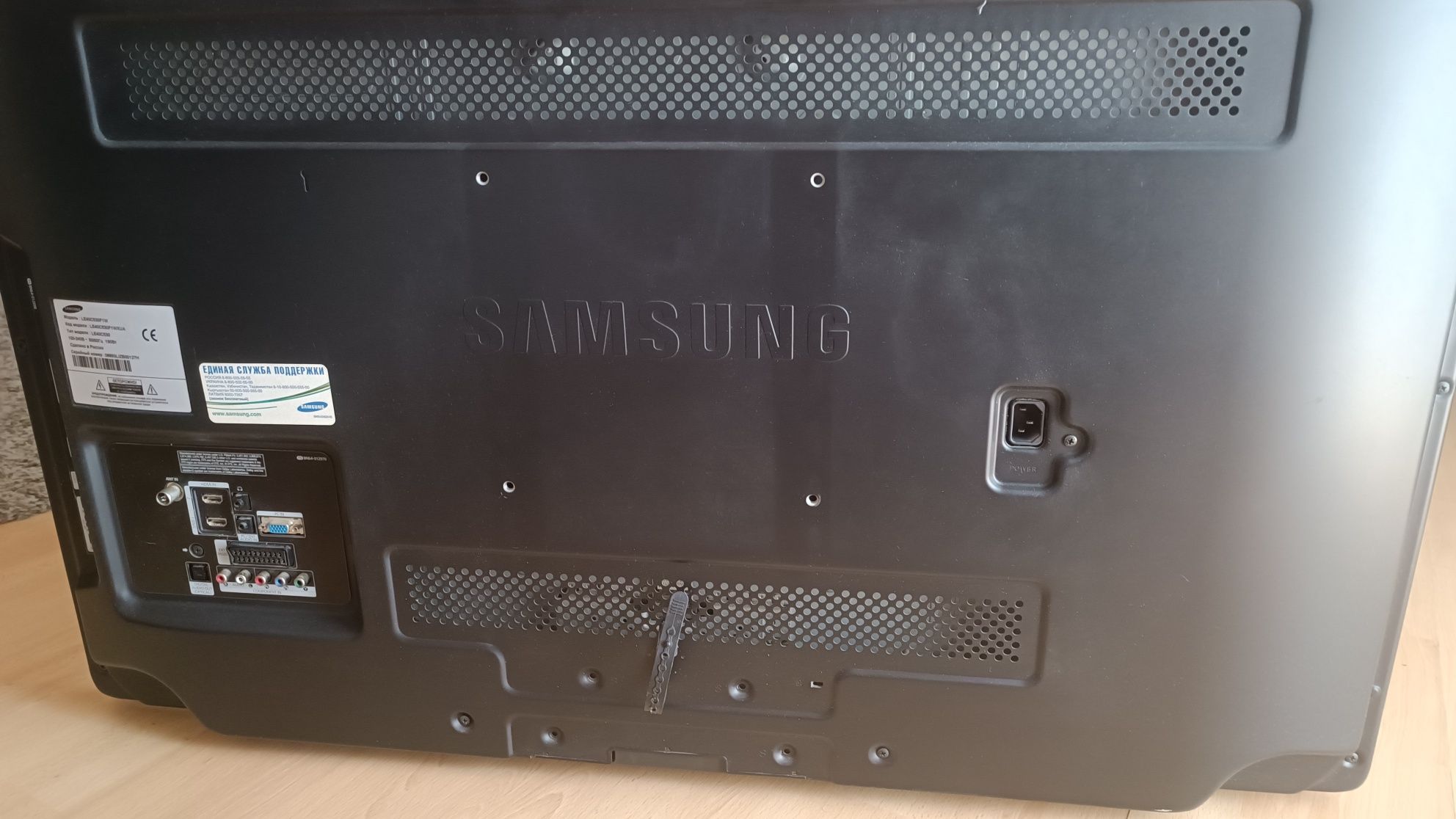 Телевізор Samsung LE40C530F1W під ремонт або на запчастини