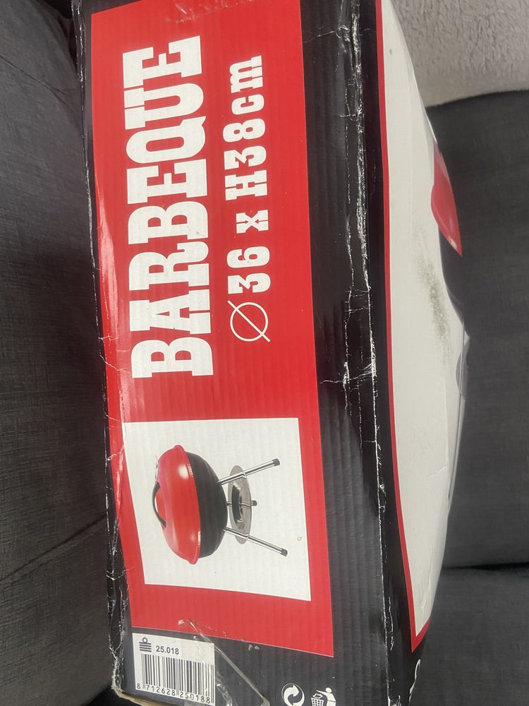 Grill z pokrywa turystyczny
