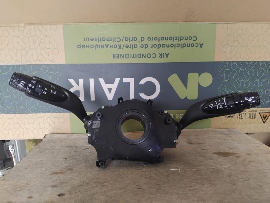 Подрулевой переключатель поворотников