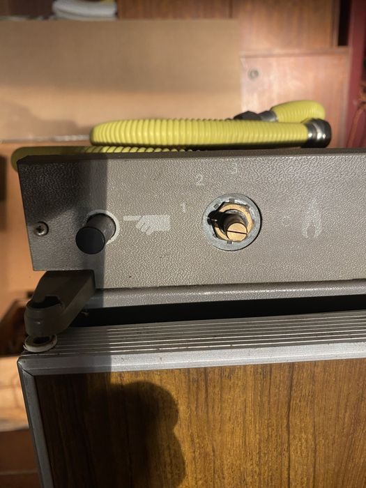 FRIGORIFICO  TRIVALENTE AUTOCARAVANA ELECTROLUX  RM212 (3 IN 1)