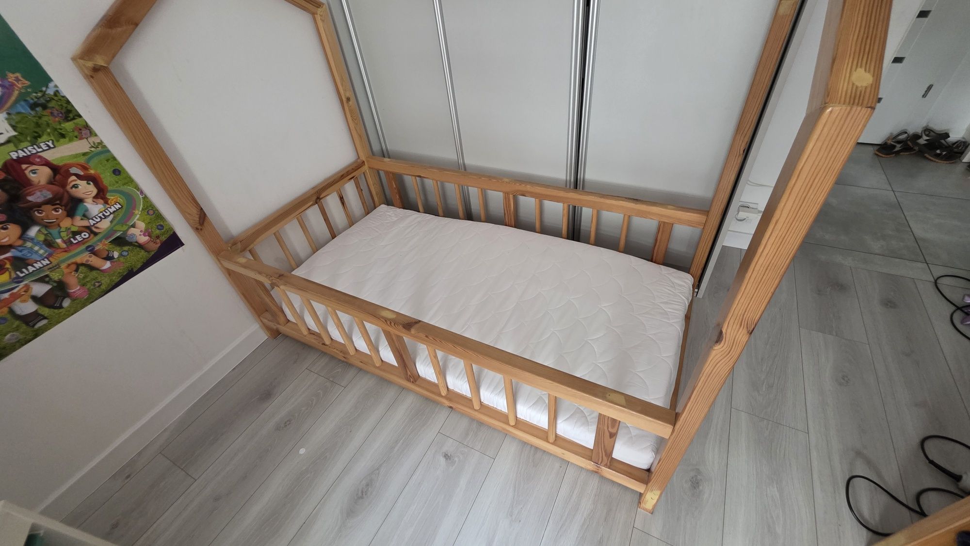 Łóżeczko dziecięce domek 140x70 z materacem