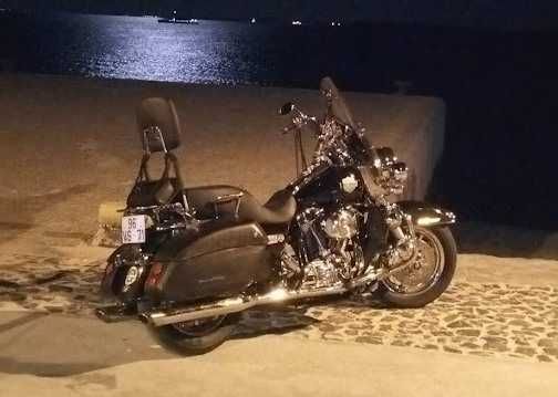 Harley Road King FLHRSI para quem quer viajar