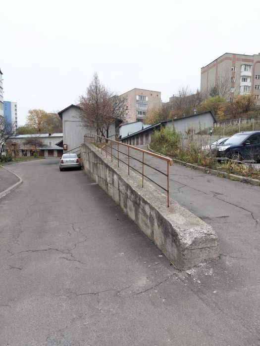 Продається гараж на Дружбі