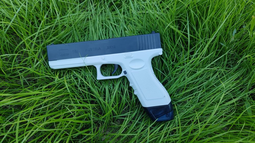 Електричний водяний пістолет