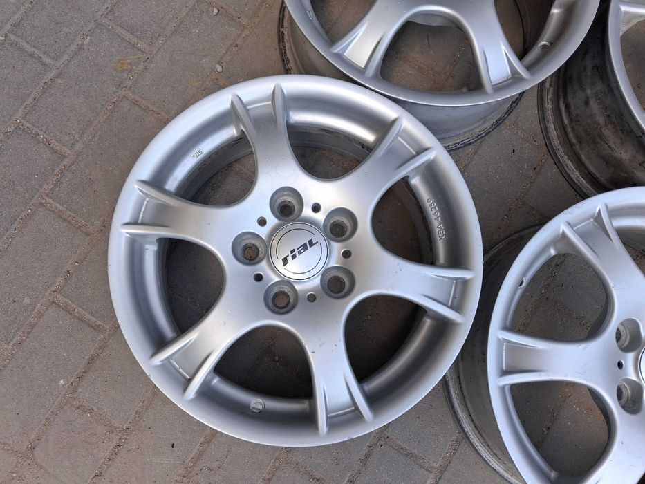 4x felgi alu R15 5x114,3 Toyota Auris Corolla Hyundai i30 i40 Kia Ceed