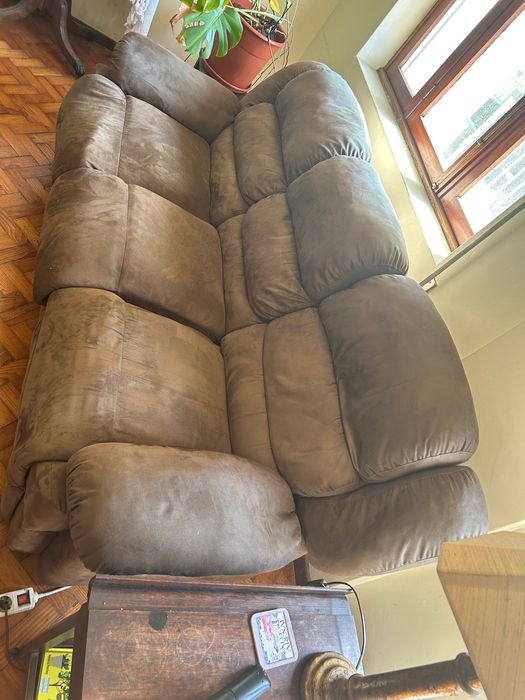 Sofá 3 lugares em bom estado