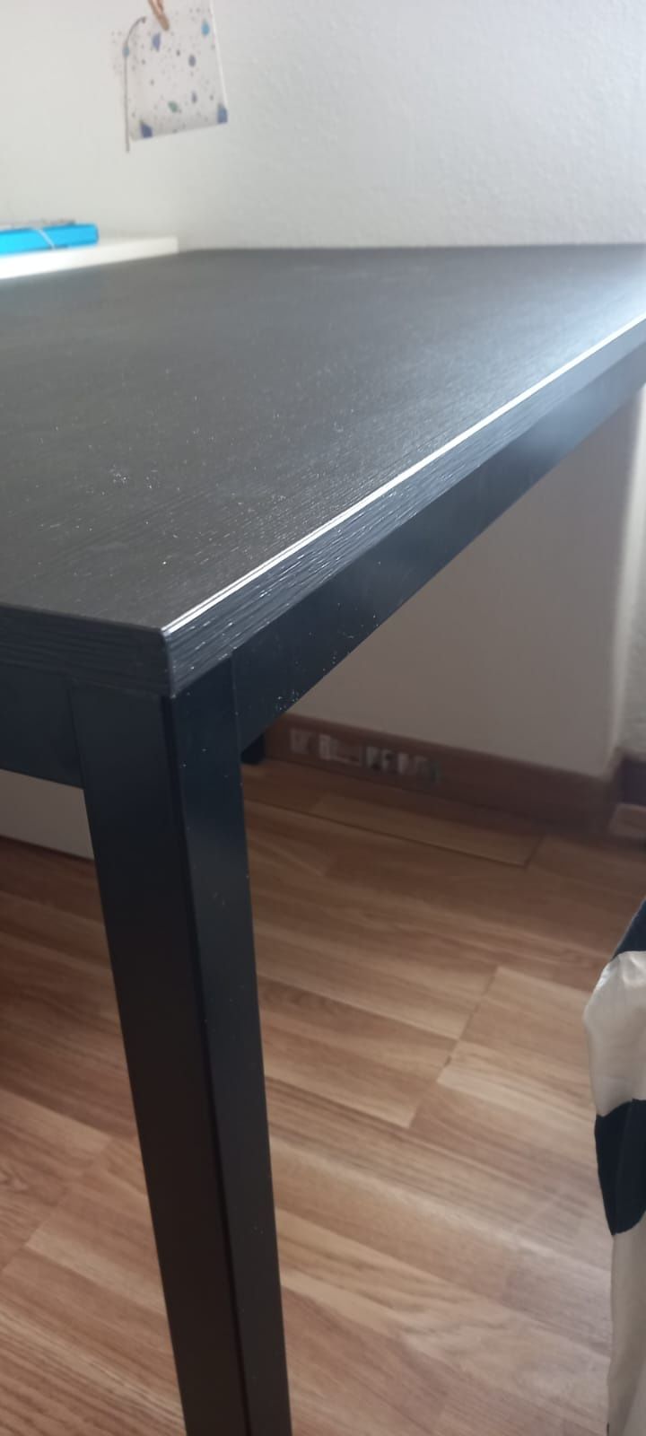 Mesa IKEA SANDSBERG 110x67cm

Medidas 110x 67cm