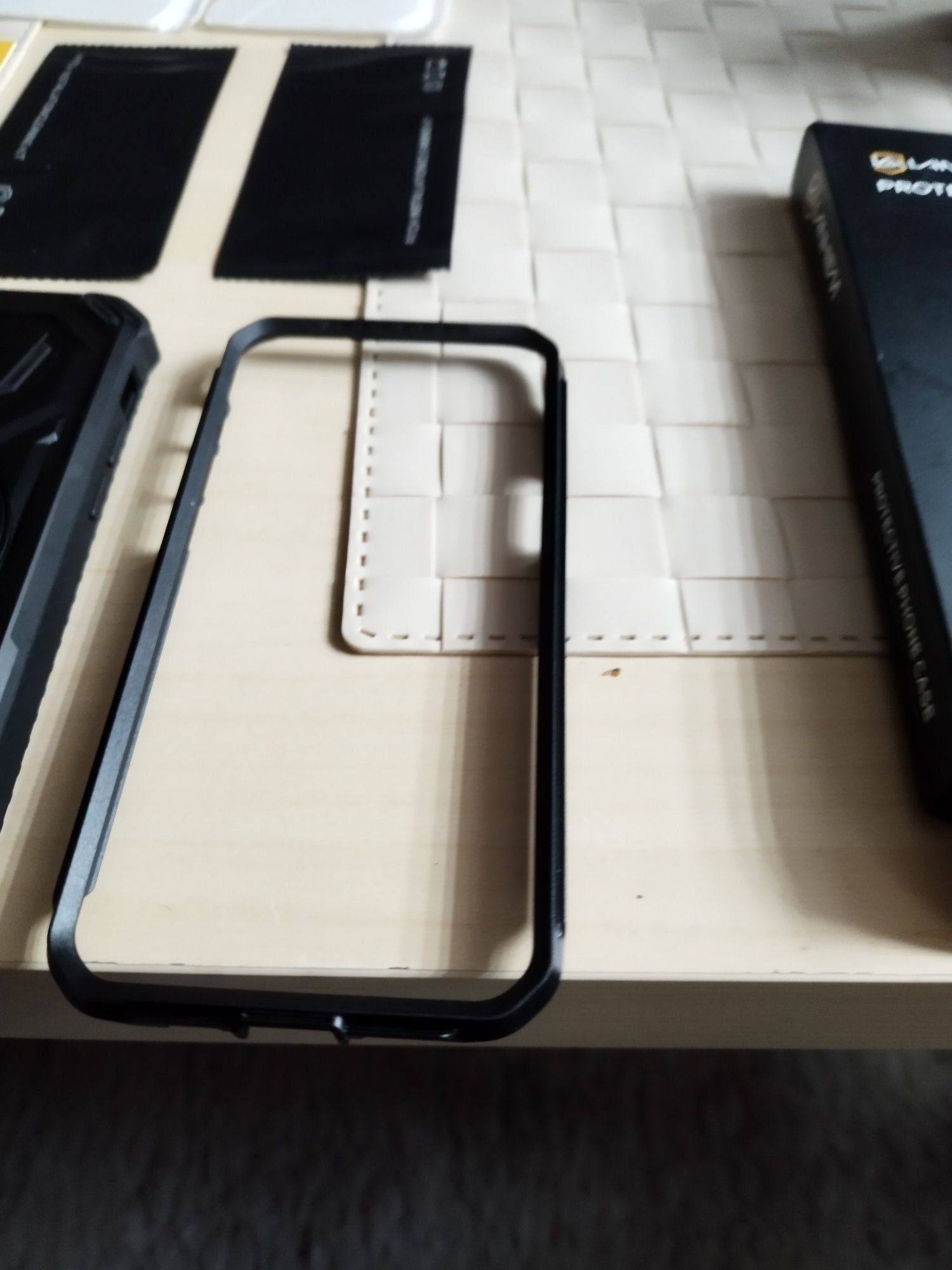 Etui Pancerne na iPhone-a 12
