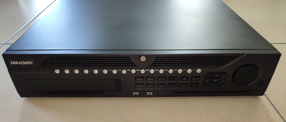Hikvision DS-9632NI-I8 NVR