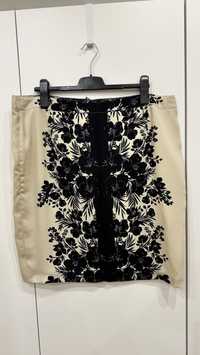 Kremowa spódnica w czarne kwiatki C&A r. 48