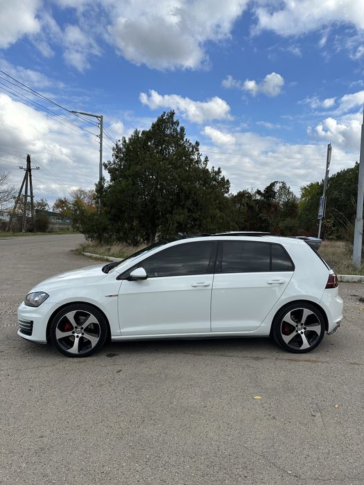 Volkswagen Golf GTI 7