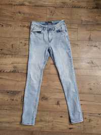 Spodnie jeansowe Cropp Slim Fit r. 28/32