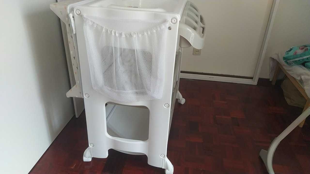 Trocador com banheira