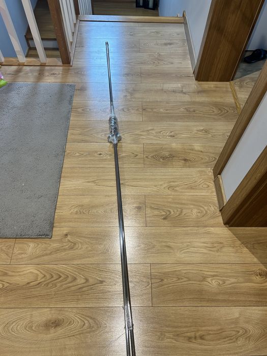 Podwojny karnisz w kolorze srebrnym